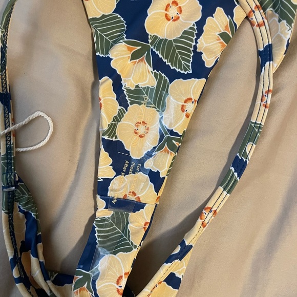 SOLD Benoa ilima set - Picture 5 of 6